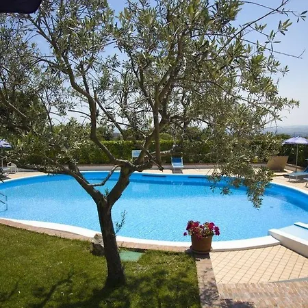 Le Cave Hotell 3*