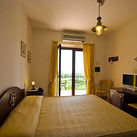 Le Cave Szálloda 3*