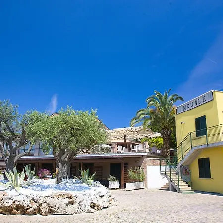 Le Cave Hotel Sirolo